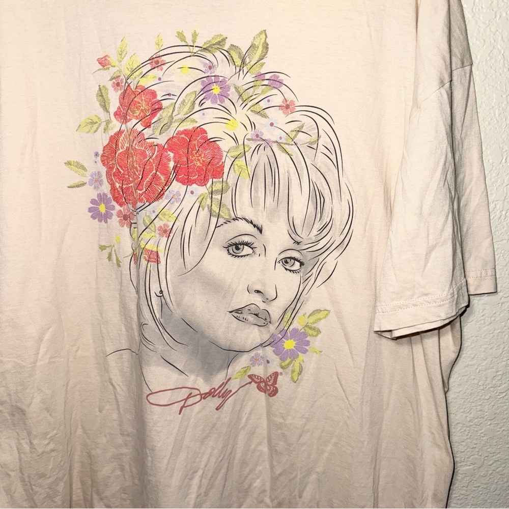 Dolly Parton Graphic Tee Women’s 2XL Floral Cottagecore Aesthetic - Picture 2 of 7